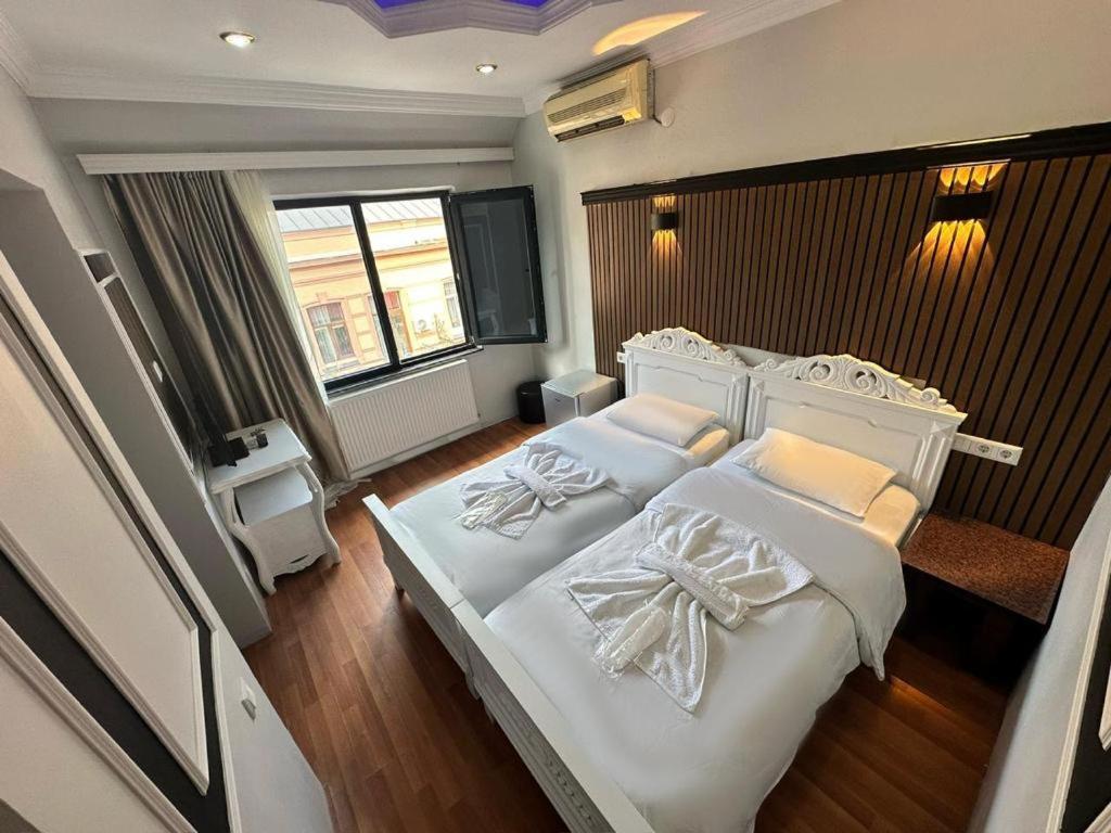 Metrepol Hotel Batumi Bagian luar foto