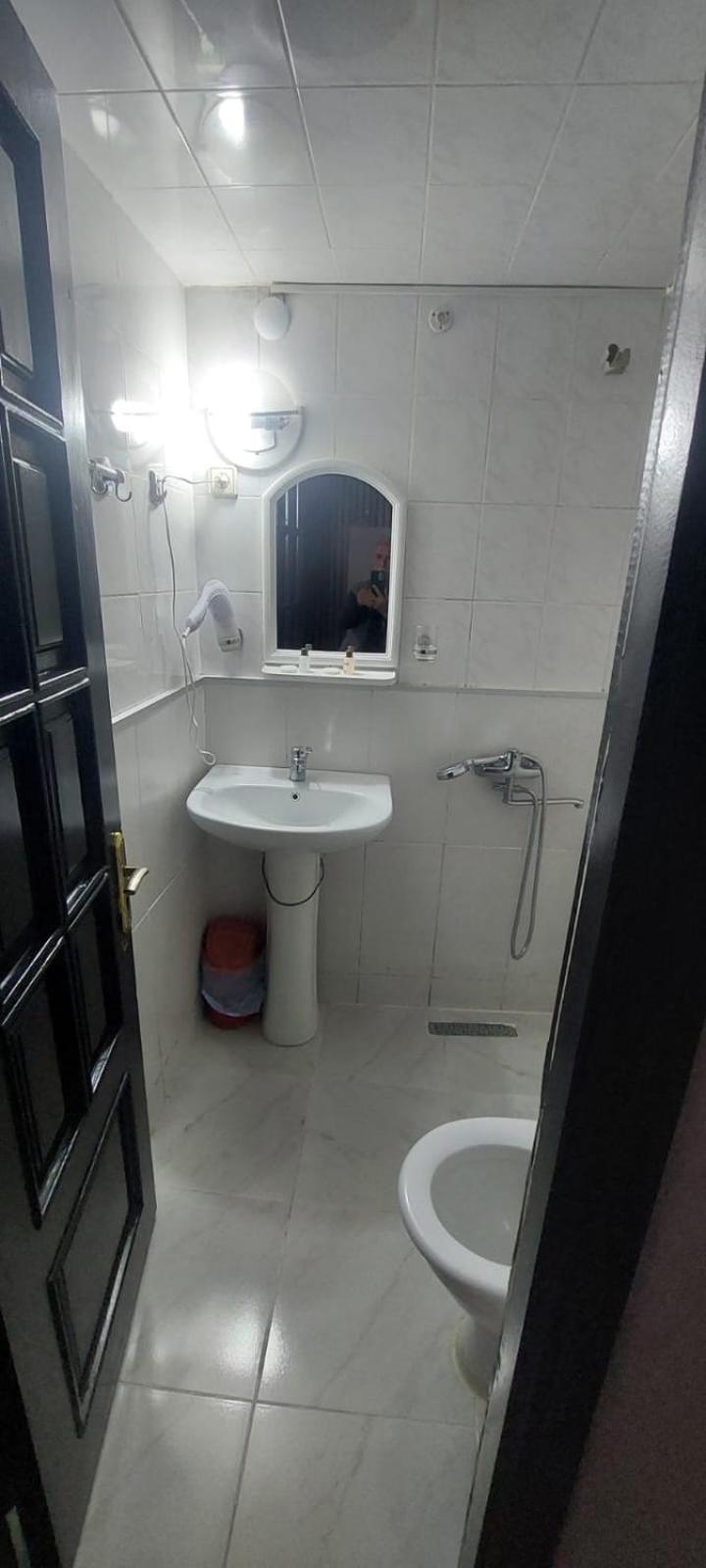 Metrepol Hotel Batumi Bagian luar foto
