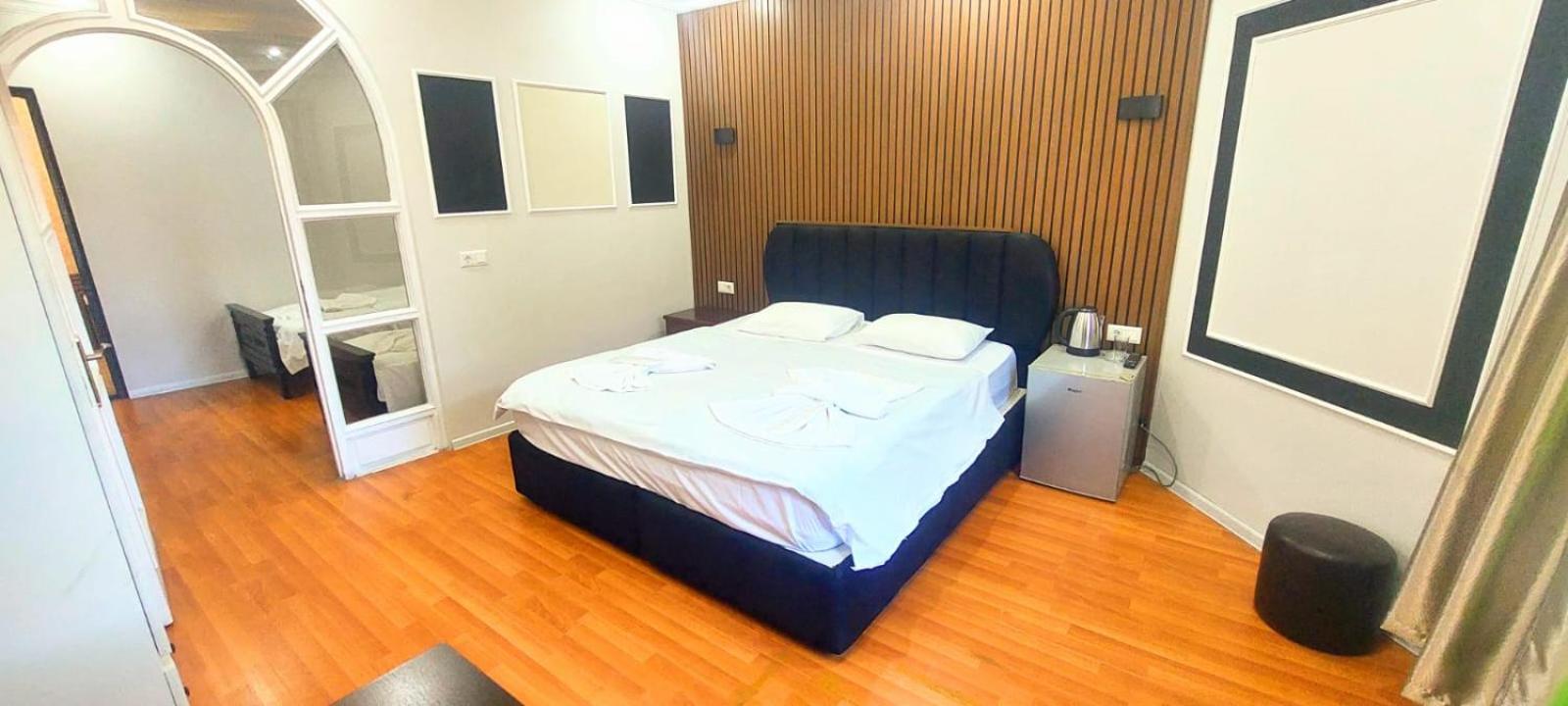 Metrepol Hotel Batumi Bagian luar foto