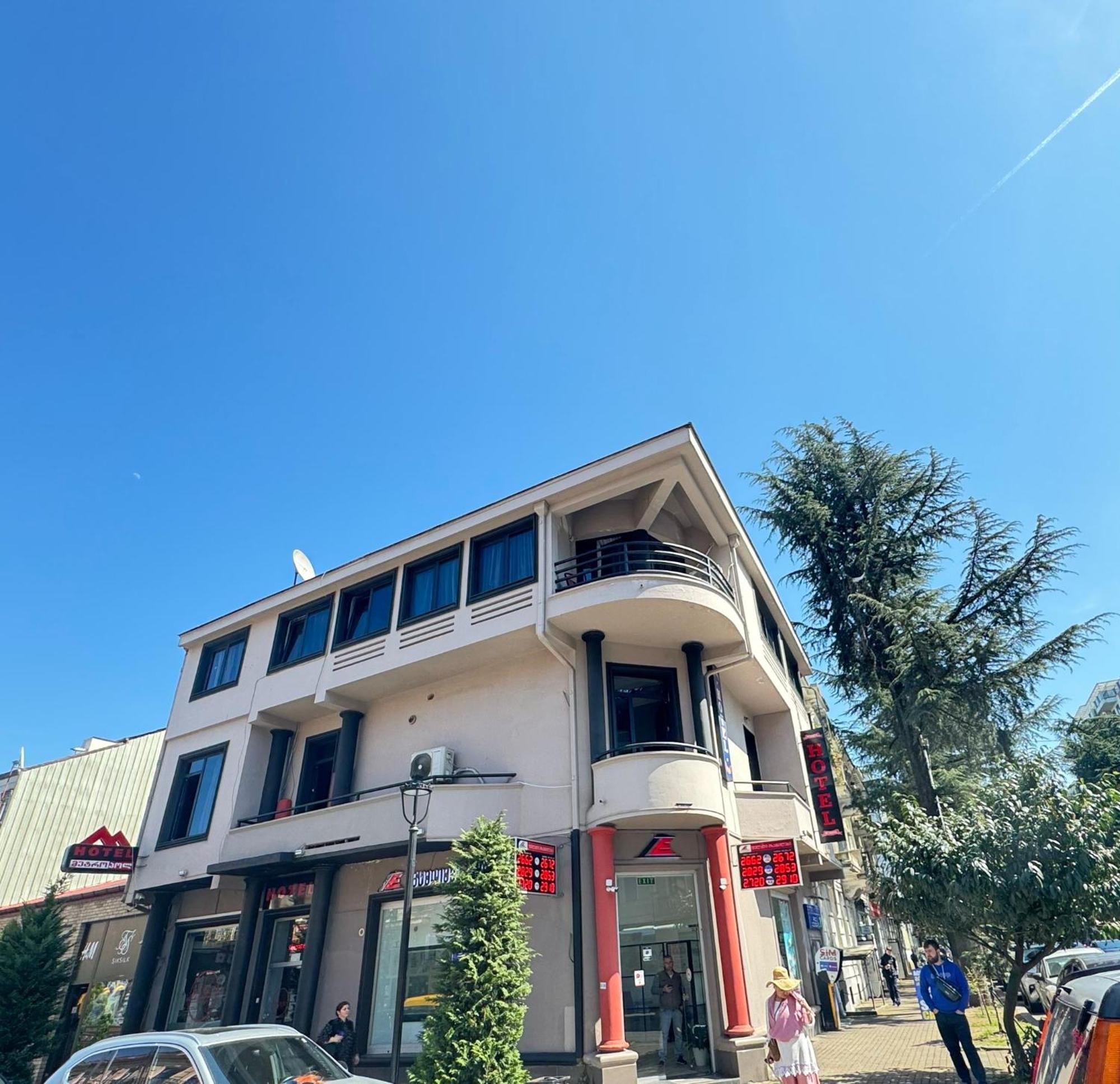 Metrepol Hotel Batumi Bagian luar foto