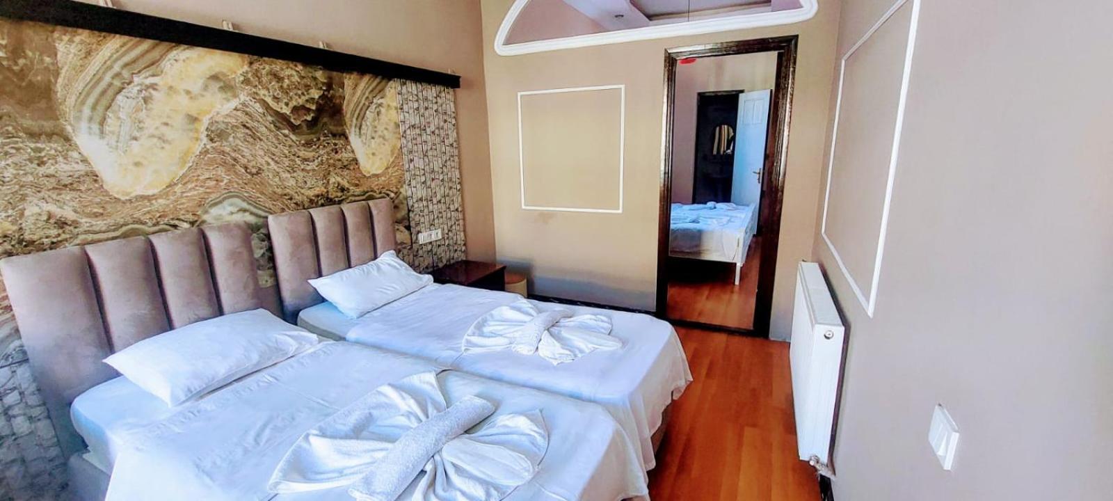 Metrepol Hotel Batumi Bagian luar foto