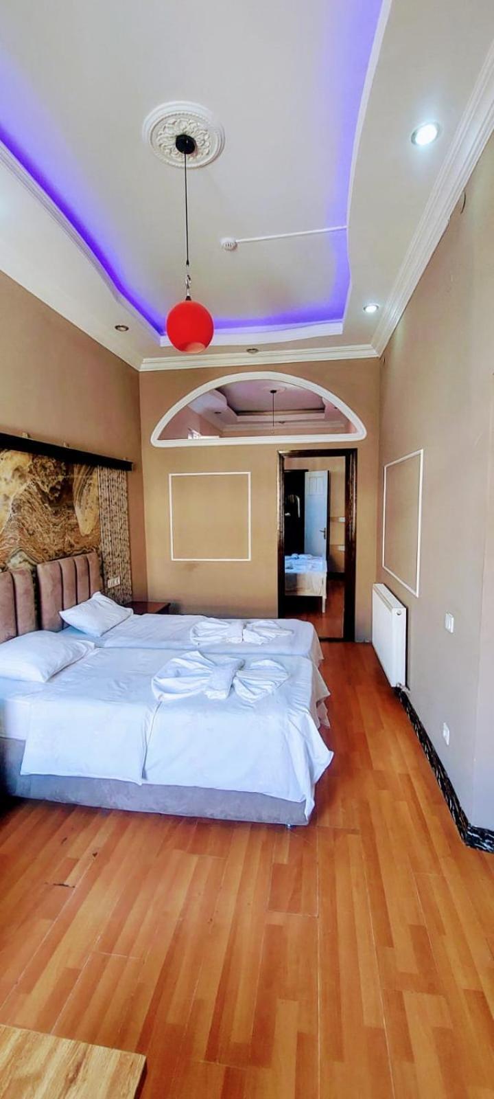 Metrepol Hotel Batumi Bagian luar foto